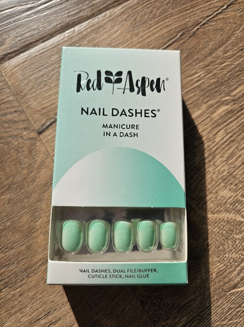 Red Aspen Nail Dashes Press-On Nails - Rolling Hills, Tenlee. New Unopened. Mint